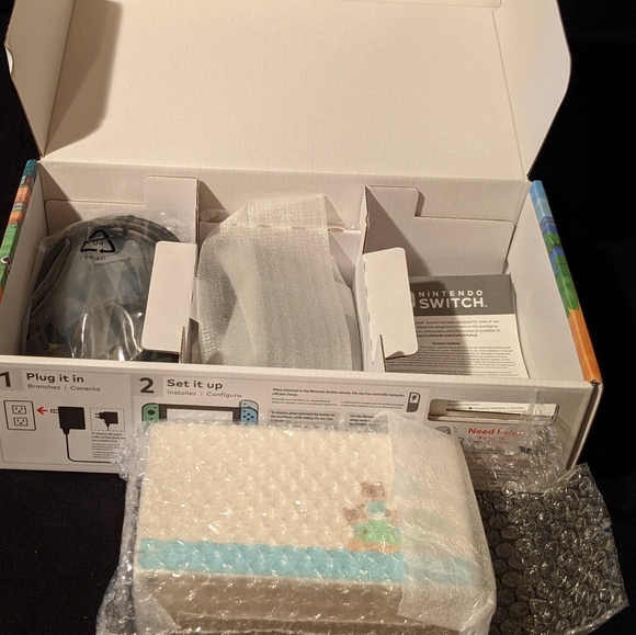 NINTENDO SWITCH ANIMAL CROSSING NEW HORIZONS SPECIAL EDITION CONSOLE (BR… - Picture 4 of 11